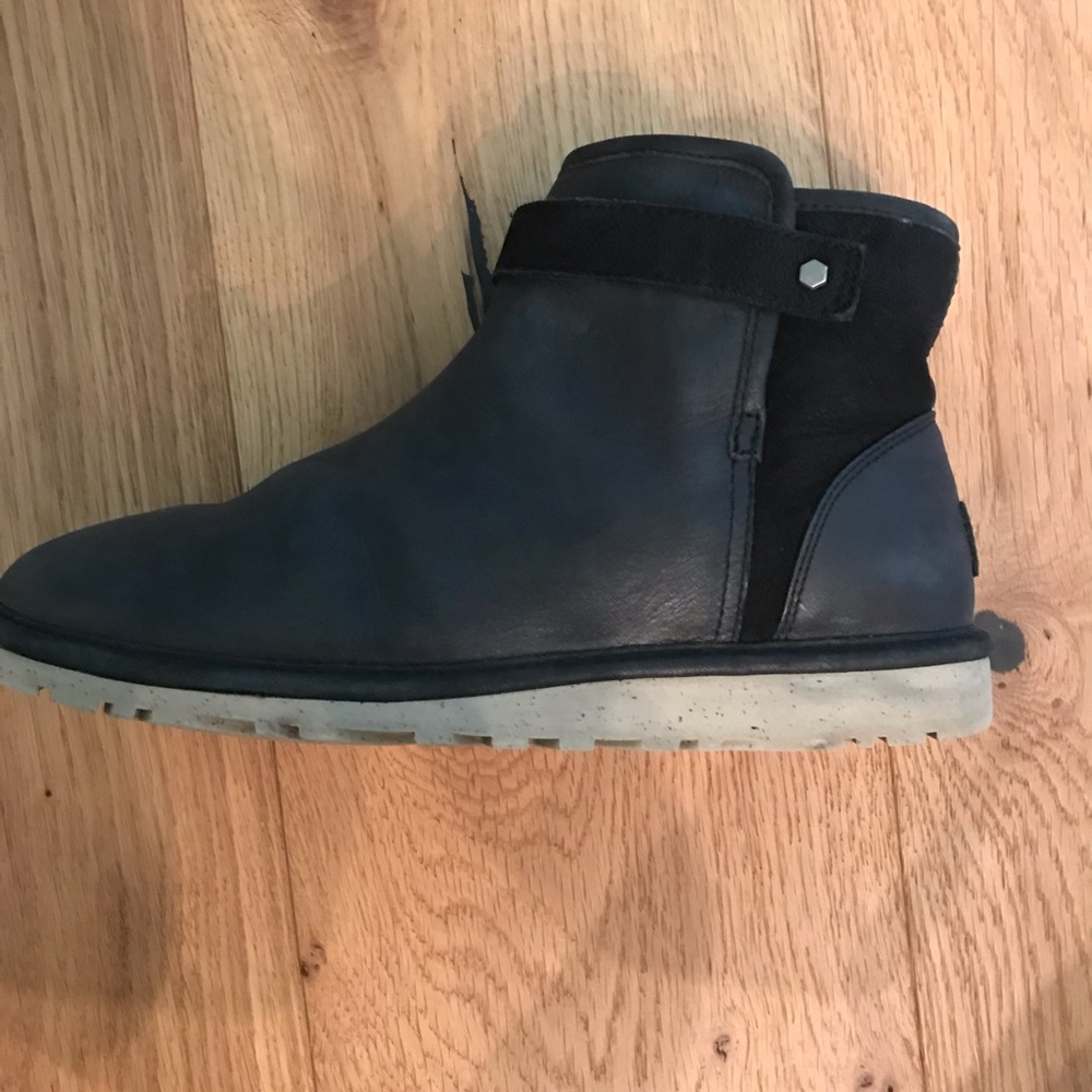 UGG Bootie